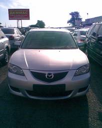 2004 Mazda Axela Pictures