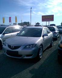 2004 Mazda Axela Photos