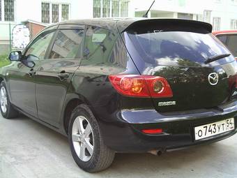 2004 Mazda Axela Pictures