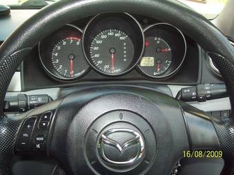 2004 Mazda Axela Pics