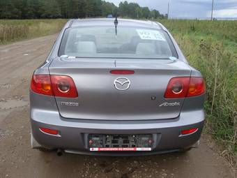 2004 Mazda Axela Pictures