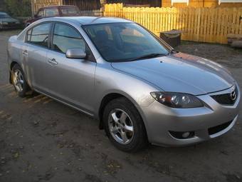 2004 Mazda Axela Photos