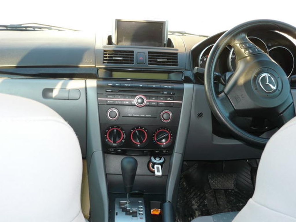 2005 Mazda Axela