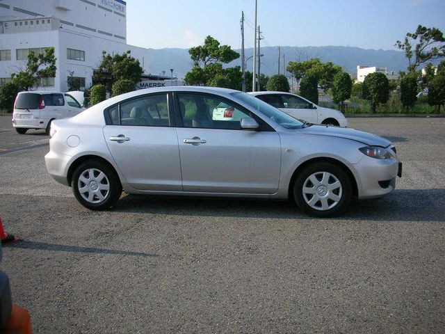 2005 Mazda Axela