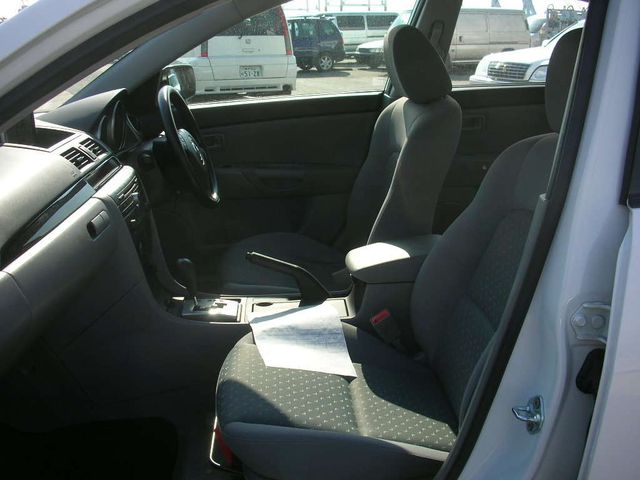 2005 Mazda Axela