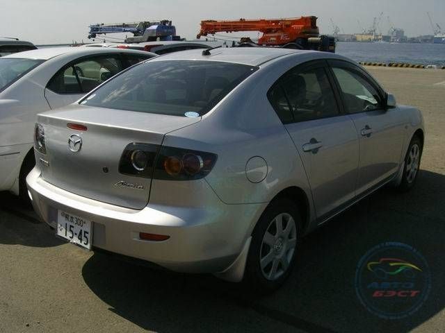 2005 Mazda Axela