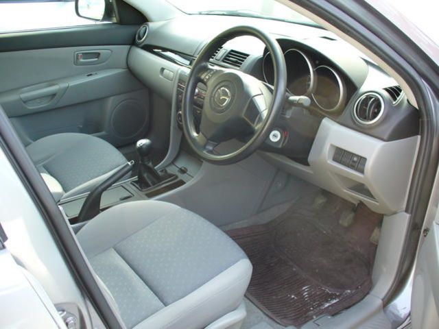 2005 Mazda Axela