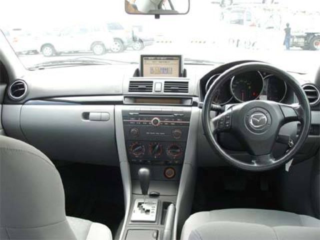 2005 Mazda Axela