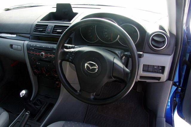 2005 Mazda Axela