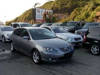 2005 Mazda Axela Pictures