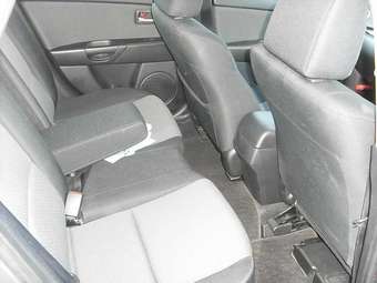 2005 Mazda Axela Pictures