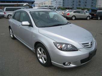 2005 Mazda Axela Photos