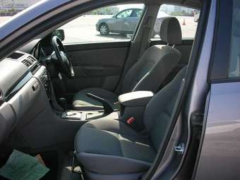 2005 Mazda Axela Photos