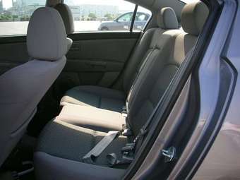 2005 Mazda Axela Pictures