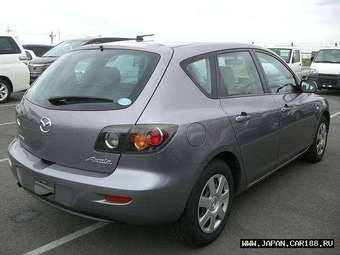 2005 Mazda Axela Images