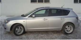 2005 Mazda Axela Images