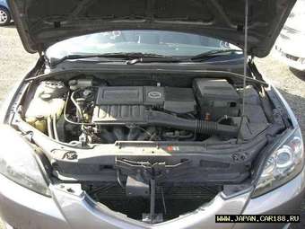 2005 Mazda Axela Pictures