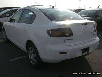 2005 Mazda Axela Photos