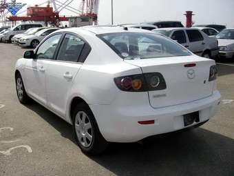 2005 Mazda Axela Images