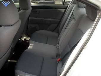 2005 Mazda Axela Photos
