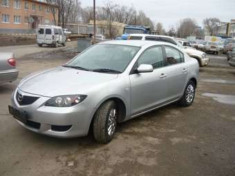 2005 Mazda Axela Pictures