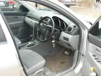 2005 Mazda Axela Photos