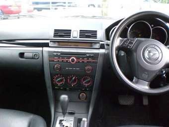 2005 Mazda Axela Photos