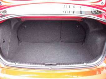 2005 Mazda Axela Pictures