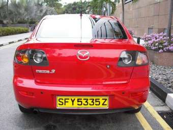 2005 Mazda Axela Pictures
