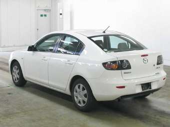 2005 Mazda Axela Pictures