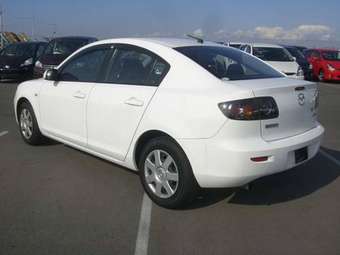 2005 Mazda Axela Photos