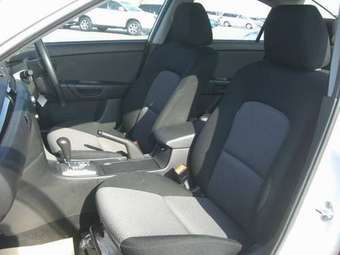 2005 Mazda Axela Pictures