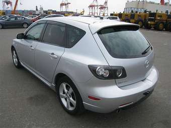 2005 Mazda Axela Photos