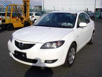 2005 Mazda Axela Pictures