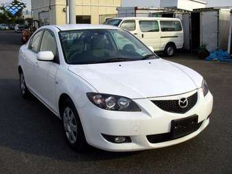 2005 Mazda Axela Photos