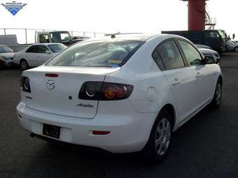 2005 Mazda Axela Photos