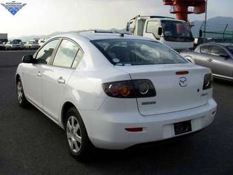 2005 Mazda Axela Pictures