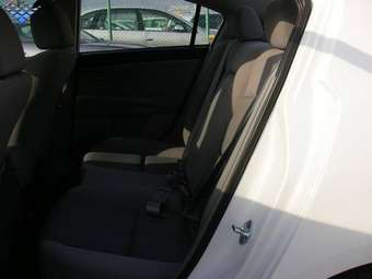 2005 Mazda Axela Photos