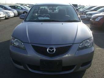 2005 Mazda Axela Images