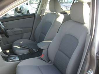 2005 Mazda Axela Photos