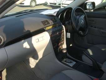 2005 Mazda Axela Photos
