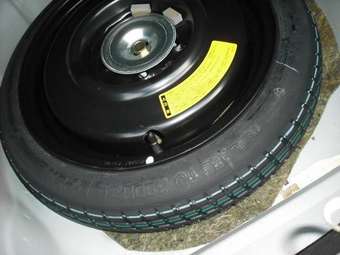 2005 Mazda Axela Pictures