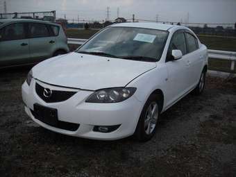 2005 Mazda Axela Pictures