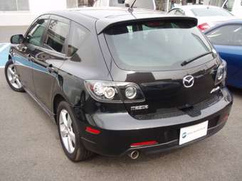 2005 Mazda Axela Photos