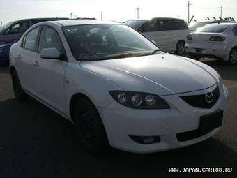 2005 Mazda Axela Pics