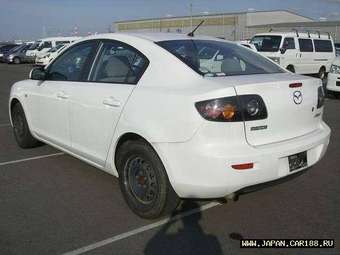 2005 Mazda Axela Pictures