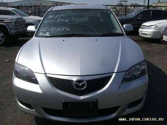 2005 Mazda Axela Photos