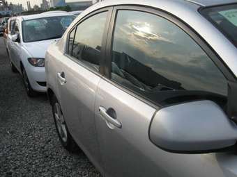 2005 Mazda Axela Photos