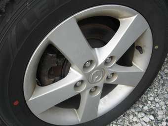 2005 Mazda Axela Pictures