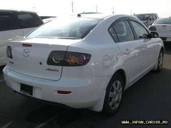 2005 Mazda Axela Pics